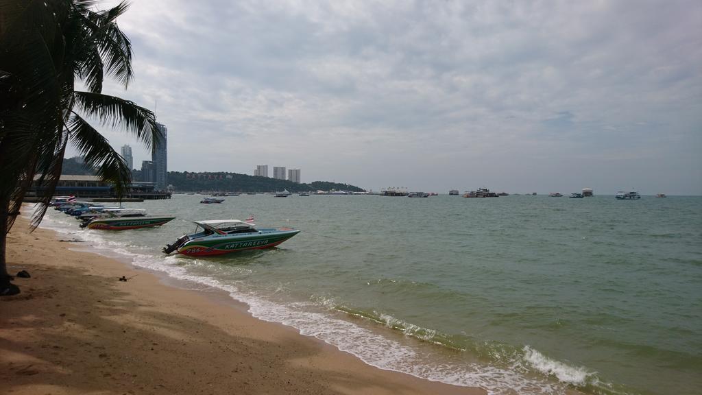 Hotel Le Cafe Royale Pattaya Exterior foto